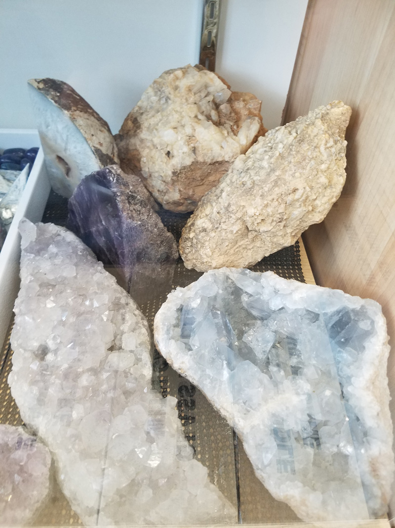 healing crystals and rocks